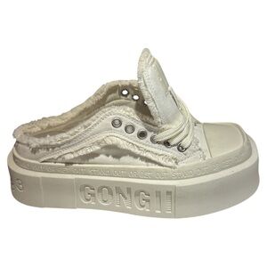 GONGII Cream Mules Platform Sneakers Size 5.